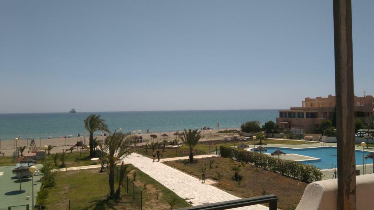 Primerísima línea de playa Vera Exterior foto