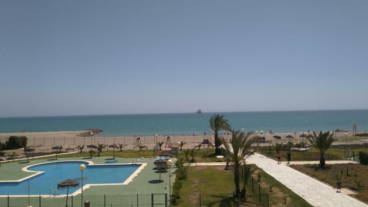 Primerísima línea de playa Vera Exterior foto